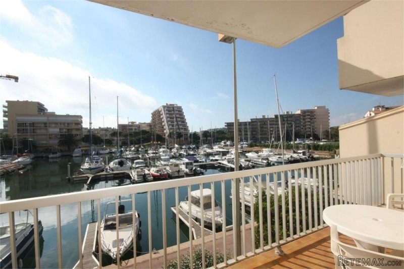 Charming 1 Bed Apt With Balcony And..
