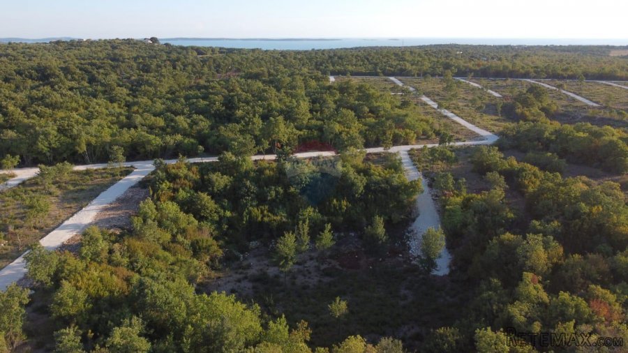 Istra, Barbariga, zemljište površine 800m2 - 7
