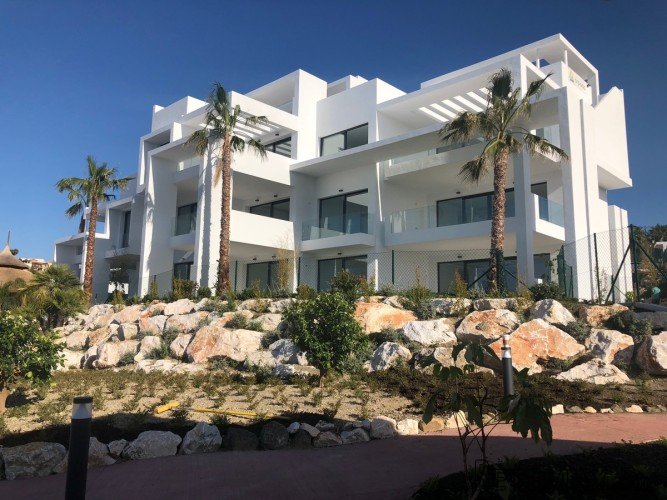 Nyproduktions penthouse stor terass med gemensam trädgård, p..
