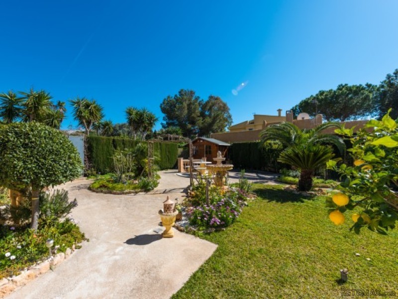 Well Maintained Semi-Detached House - 2