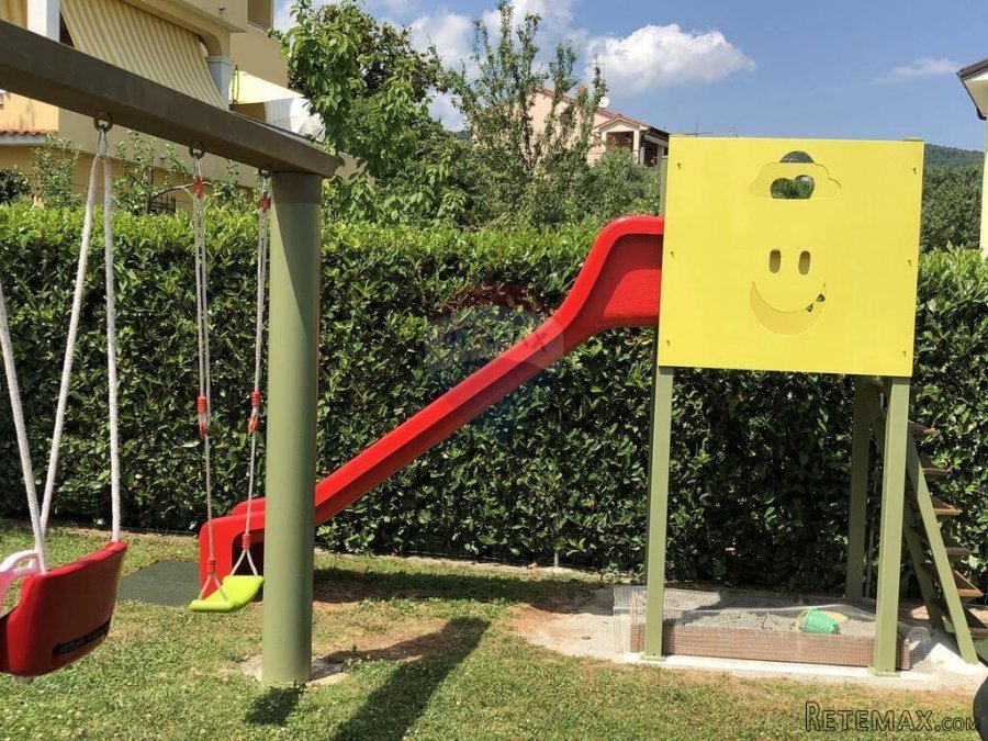 OPATIJA,OPRIĆ- novija kuća sa 8 apartmana, bazenom 50 m2, ve - 8