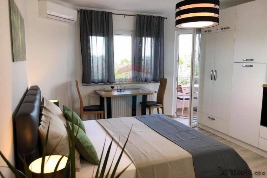 OPATIJA,OPRIĆ- novija kuća sa 8 apartmana, bazenom 50 m2, ve - 9
