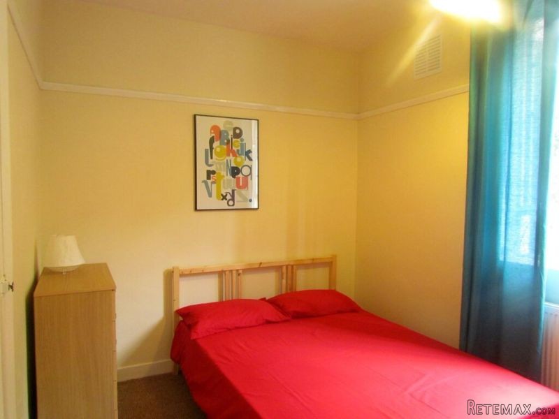 Single with double bed near Shepherds..