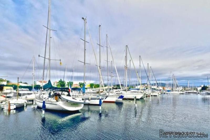 EMPURIABRAVA: Dock of 7,5 m. x 2,5 m..