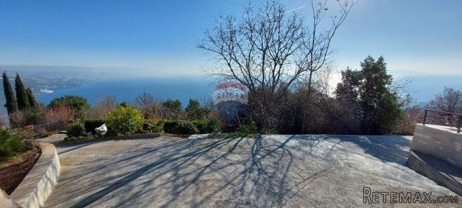 OPATIJA - BREGI - građevinski - 2