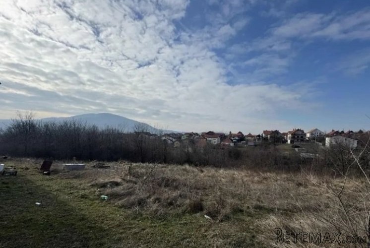 Prodajem plac 8.13ari - 3