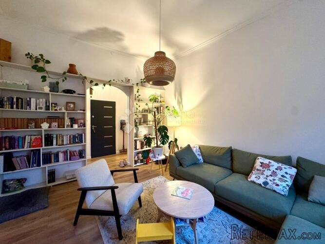 RENOVIRANI AUSTROUGRASKI STAN, top lokacija - 81,14m2 - 3