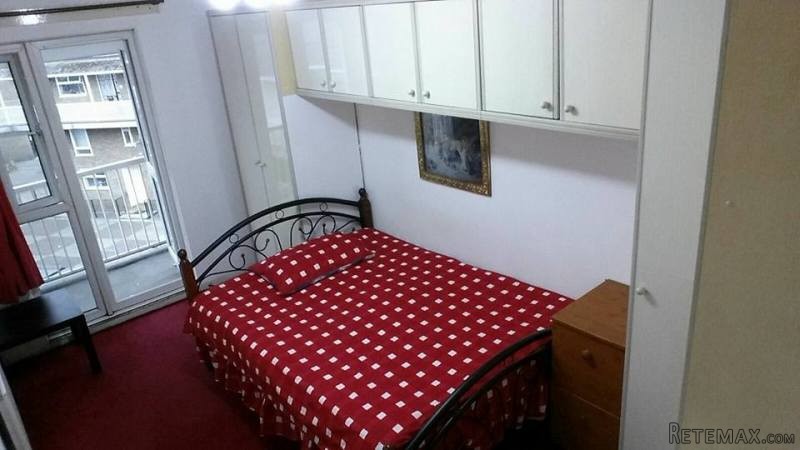 Sunny Double Room Near Bank Station