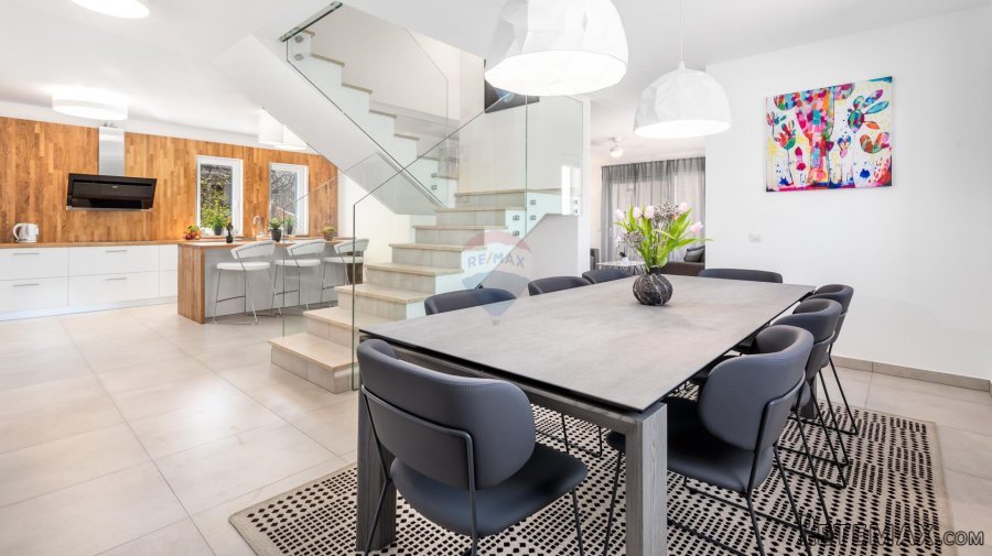 POREČ-kuća i 6 apartmana s bazenom, uhodano poslovanje - 4