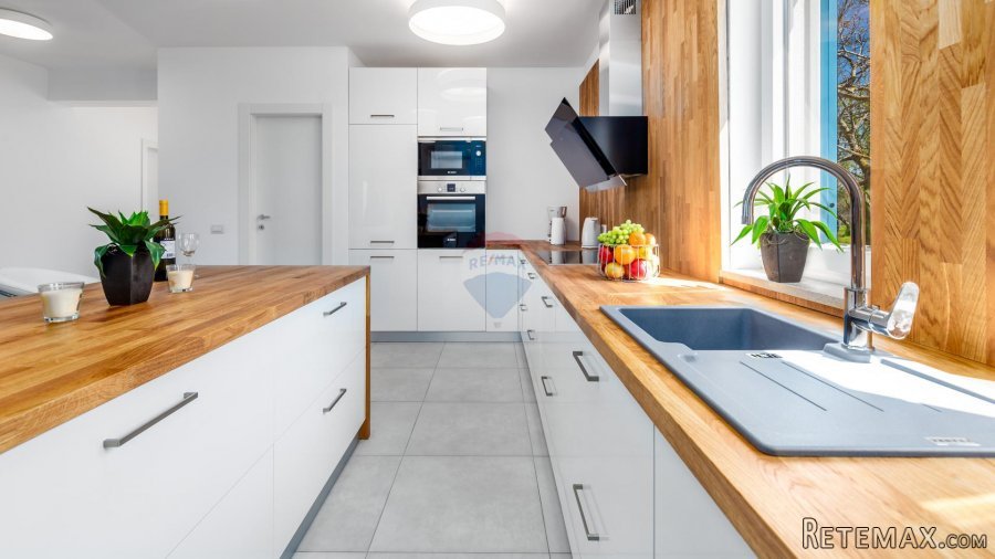 POREČ-kuća i 6 apartmana s bazenom, uhodano poslovanje - 5