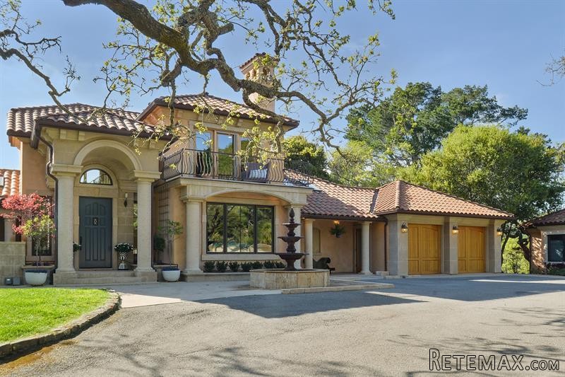 6 bedroom House For Sale: Deer Hollow..
