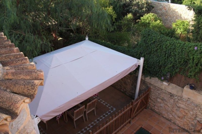 Beautiful townhouse with pool and garden