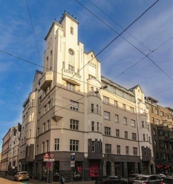 Elegant Apartment With The View To..