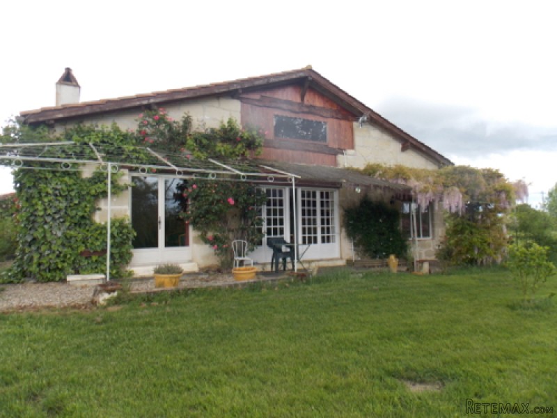 Fully restored farmhouse on edge of..