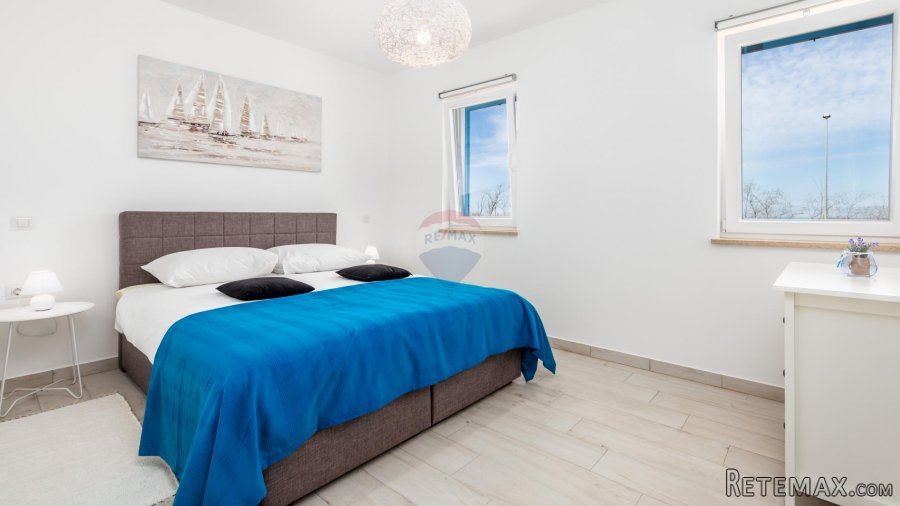POREČ-kuća i 6 apartmana s bazenom, uhodano poslovanje - 10