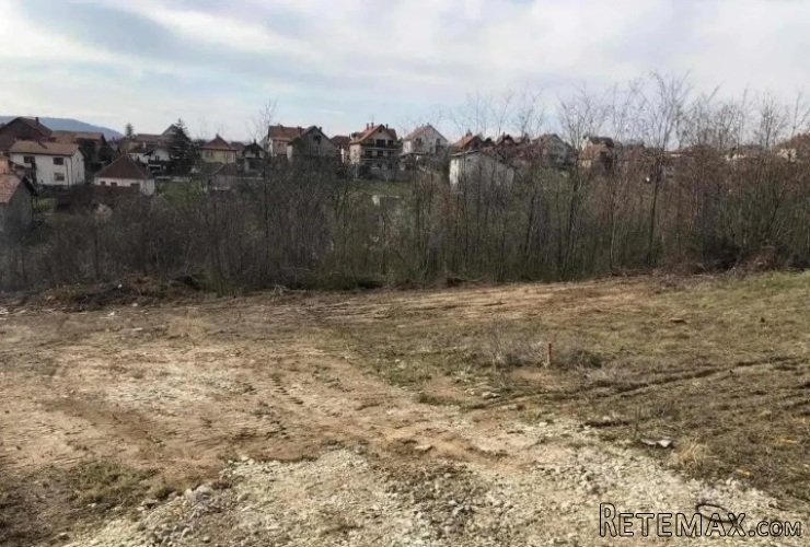 Prodajem plac 8.13ari - 10