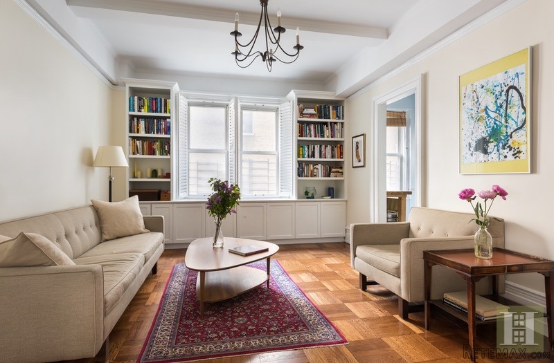 2 bedroom Apartment For Sale: 300..