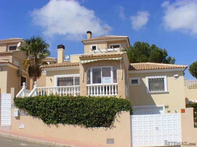 5 Bedroom 2 Bathroom Villa In..