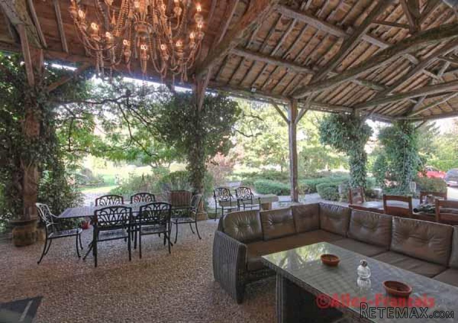 Fontivillié (79) - Detached property with heated pool set in.. - 2