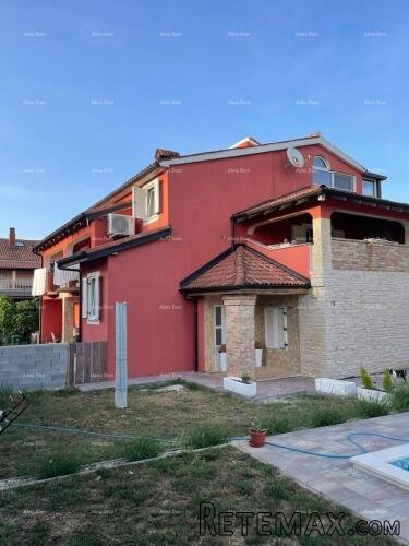 Ližnjan – Apartmanska kuća s bazenom, 460 m².