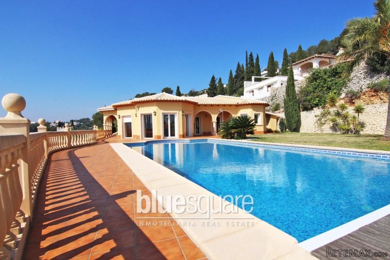 Modern 3-bedroom villa with beautiful..