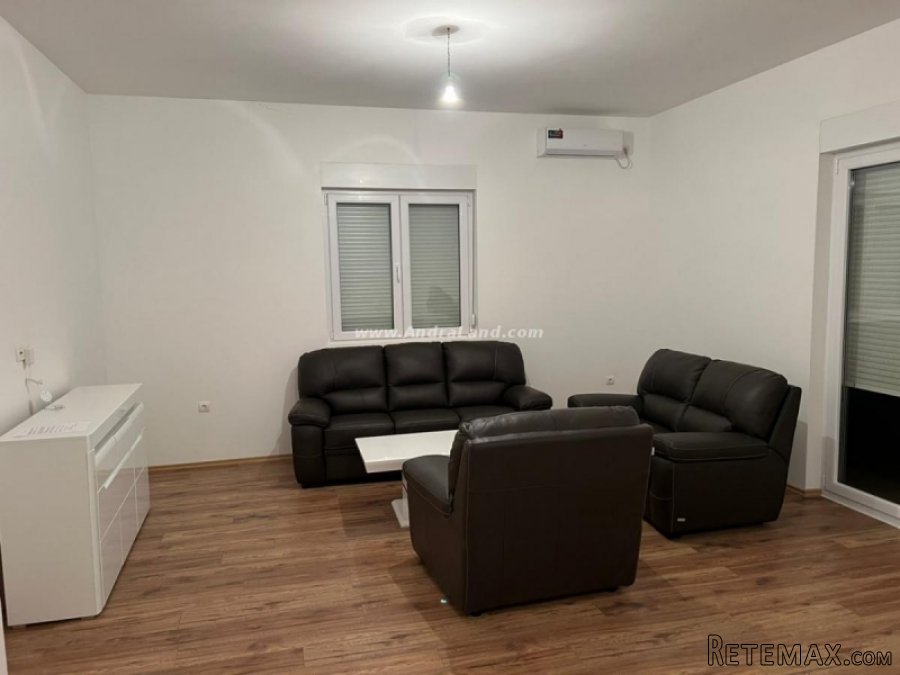 Prodaje se stan - 4