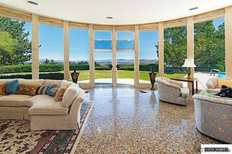 8 bedroom Residence For Sale: Reno..