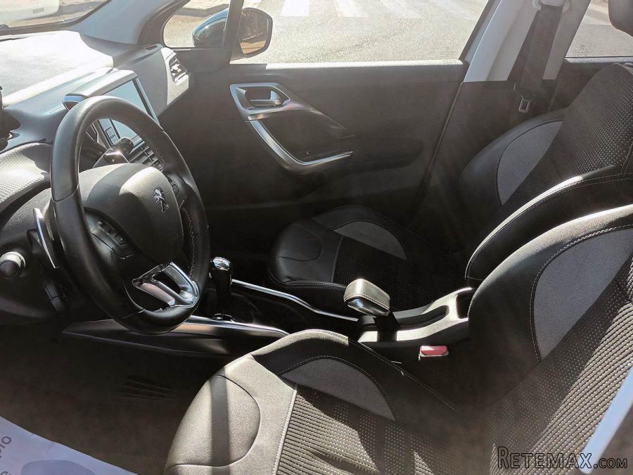 Peugeot 2008 1.6 HDi - 6