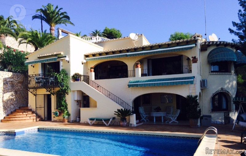 4 Bedrooms - Villa - Alicante - For Sale
