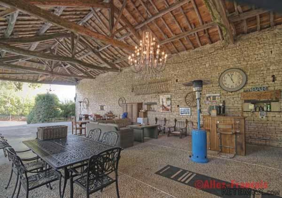 Fontivillié (79) - Detached property with heated pool set in.. - 8