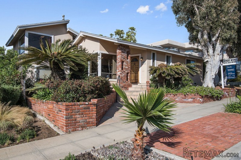 4584 Leon St.