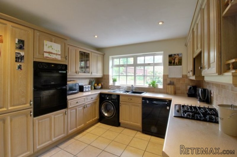 4 bedroom, Detached House house for sale - 2