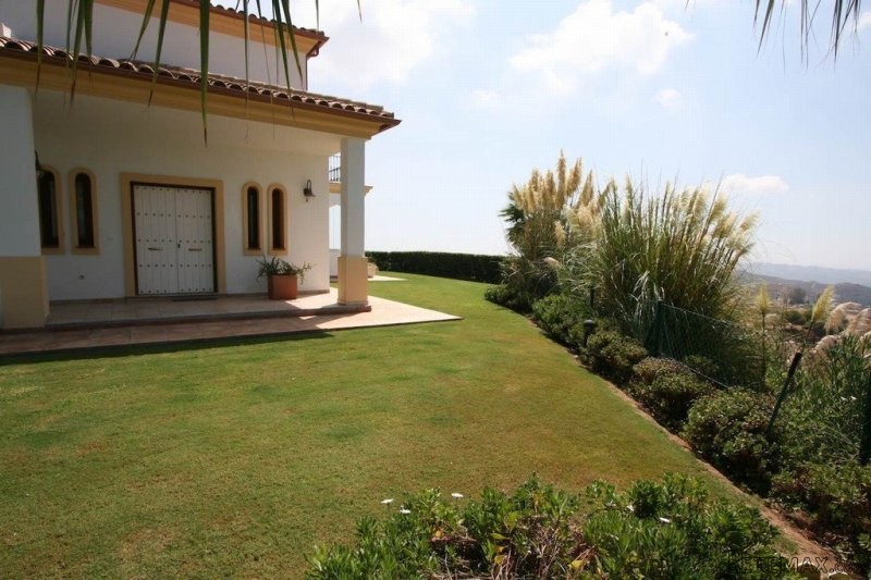 Spectacular detached villa in Valtocado - 2