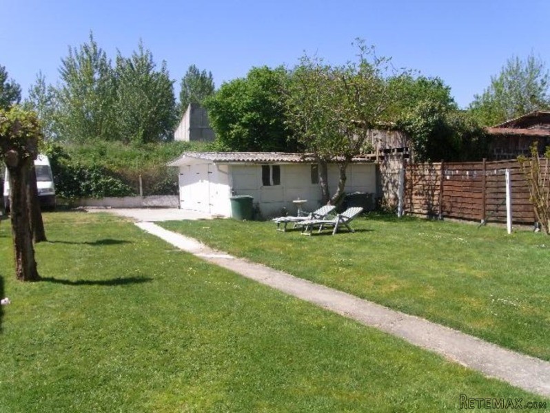 Close To The Centre Of Miramont De.. - 2
