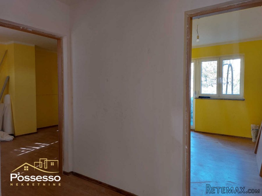 Svetvinčenat - 2 kuće s garažom i konobom - 12