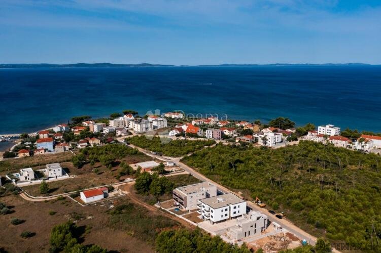 USELJIVA NOVOGRADNJA PRIVLAKA - 2