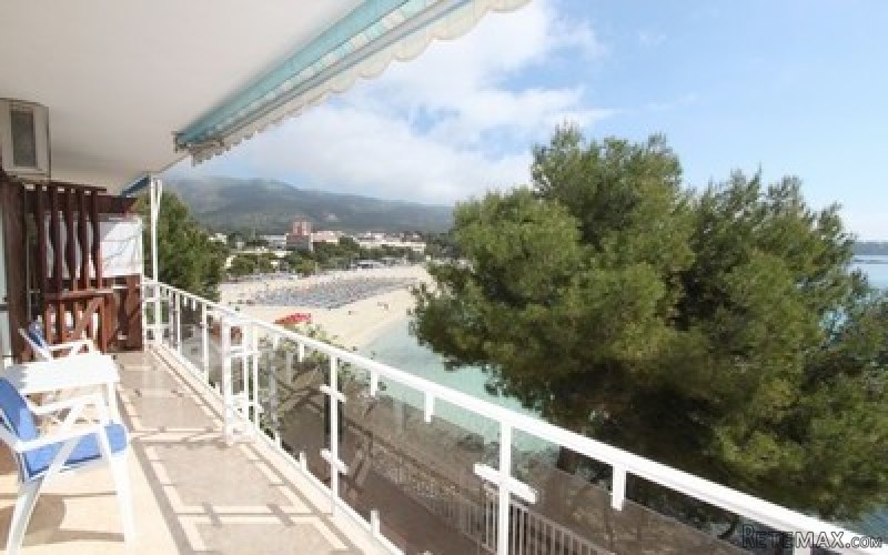 For sale frontline sea-view Palmanova..