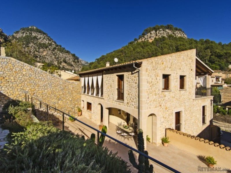 Wonderful Town House With Excellent.. - 2