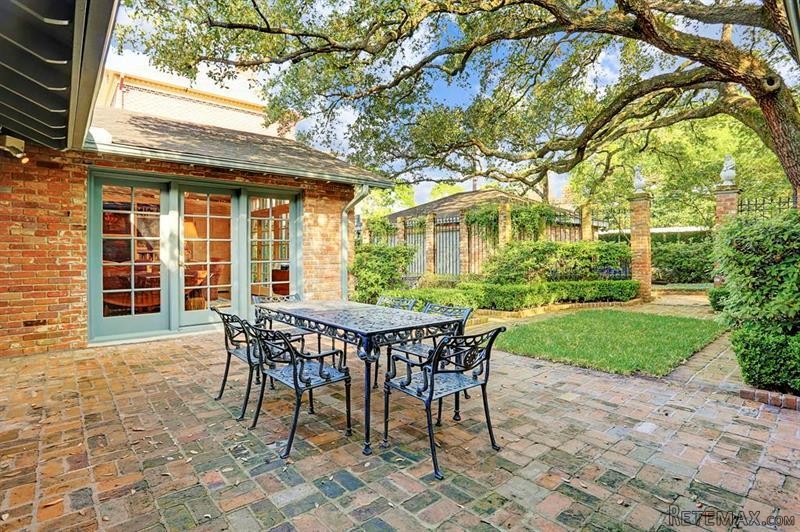 2 bedroom House For Sale: 3802 Meadow.. - 2