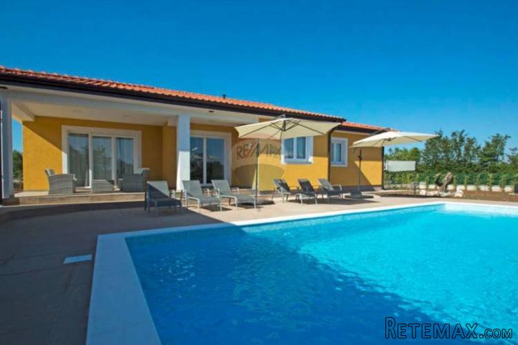 Mediteranska Villa na dobroj lokaciji
