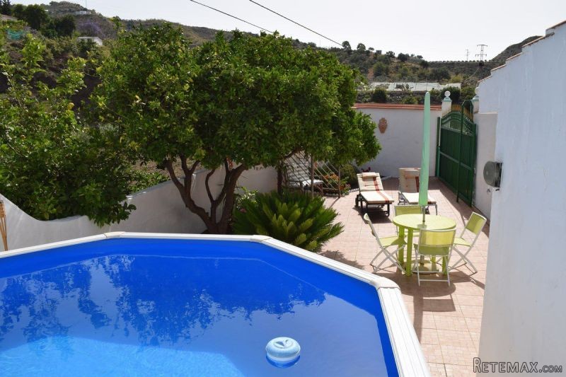 Town House for Sale in Macharaviaya..