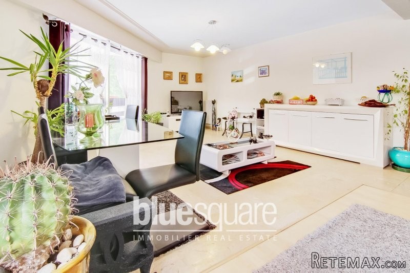 SPACIOUS TWO BEDROOM IN THE CENTER OF.. - 2