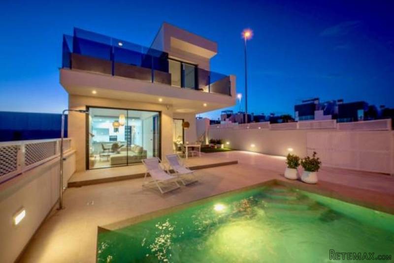 3 Bedroom 2 Bathroom Villa In Cabo..