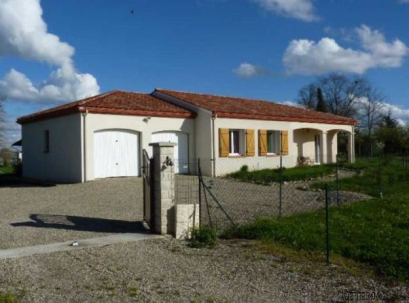 Detached House with Nice Garden