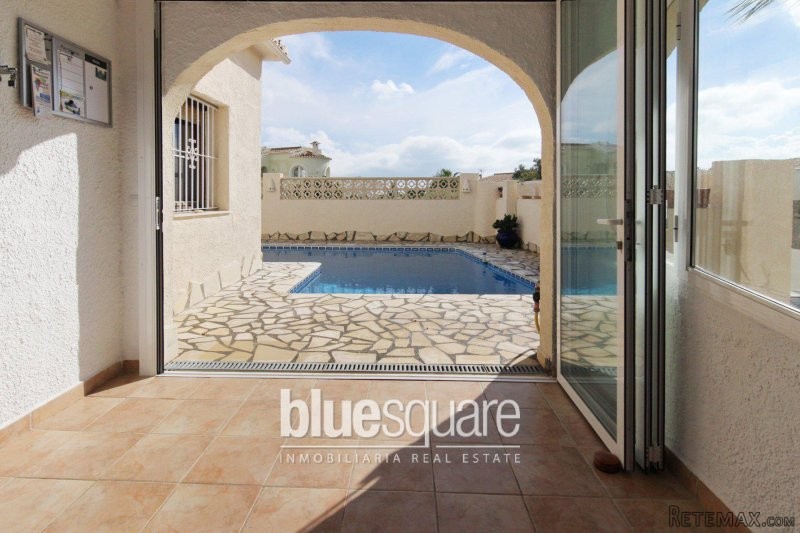 Modern 2 bedroom Villa with sea view
