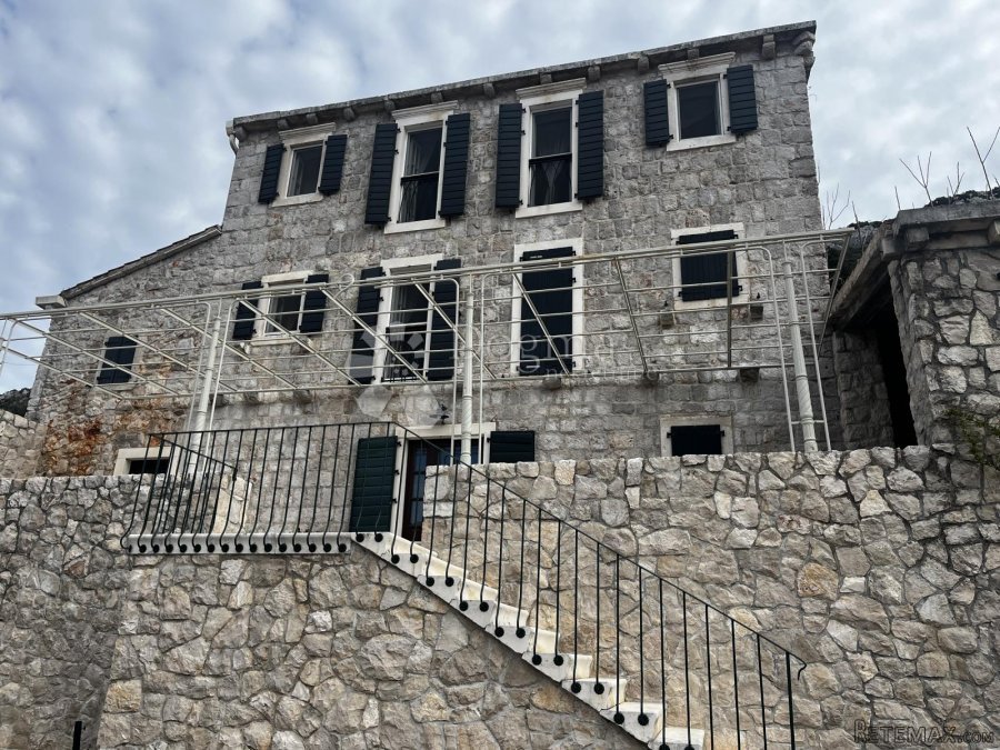 PELJEŠAC, POVIJESNI LJETNIKOVAC - 2