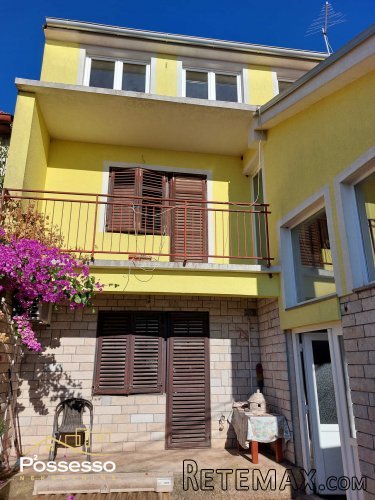 Svetvinčenat - 2 kuće s garažom i konobom - 22