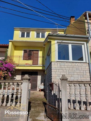 Svetvinčenat - 2 kuće s garažom i konobom - 23