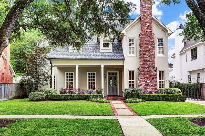 4 bedroom House For Sale: 3761..