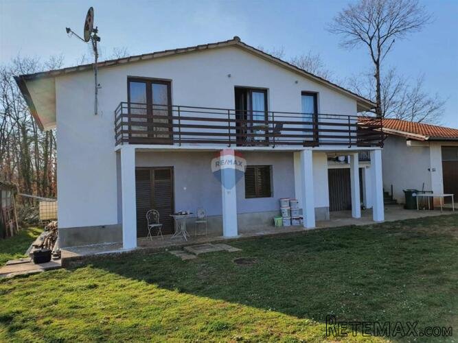 Poreč, okolica, samostojeća kuća sa 2 stambene jedinice